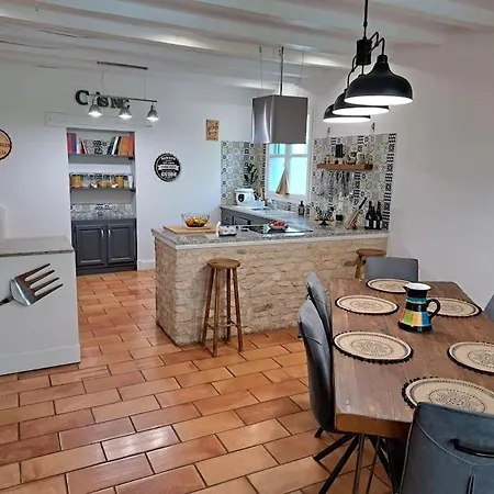 Grande Longere En Pierre Villa *